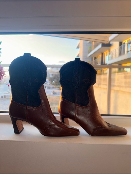 Steve Madden Shoes - Steve Madden Brown Leather with Black Suede Western Ankle Boots